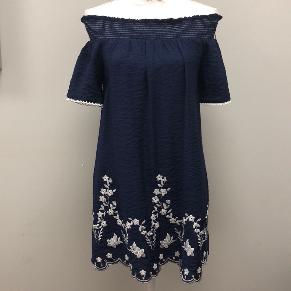 Sweet wanderer off shoulder embroider dress